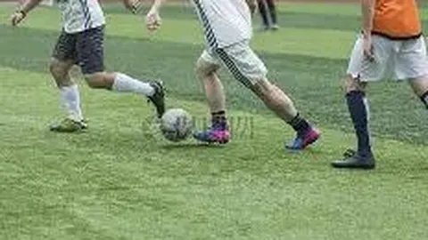 “重阳佳节，青春志愿闪耀杨浦长白社区：青年携手老邻，志愿服务派对热情洋溢！”